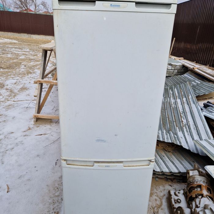 Продам холодильник