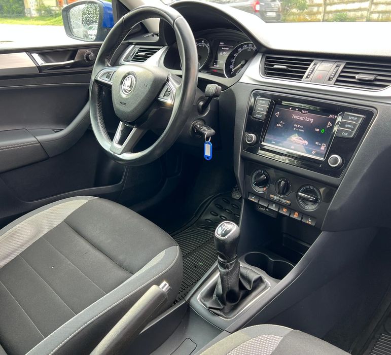 Skoda Rapid 2020 Navi mare Scaune încălzite urgent