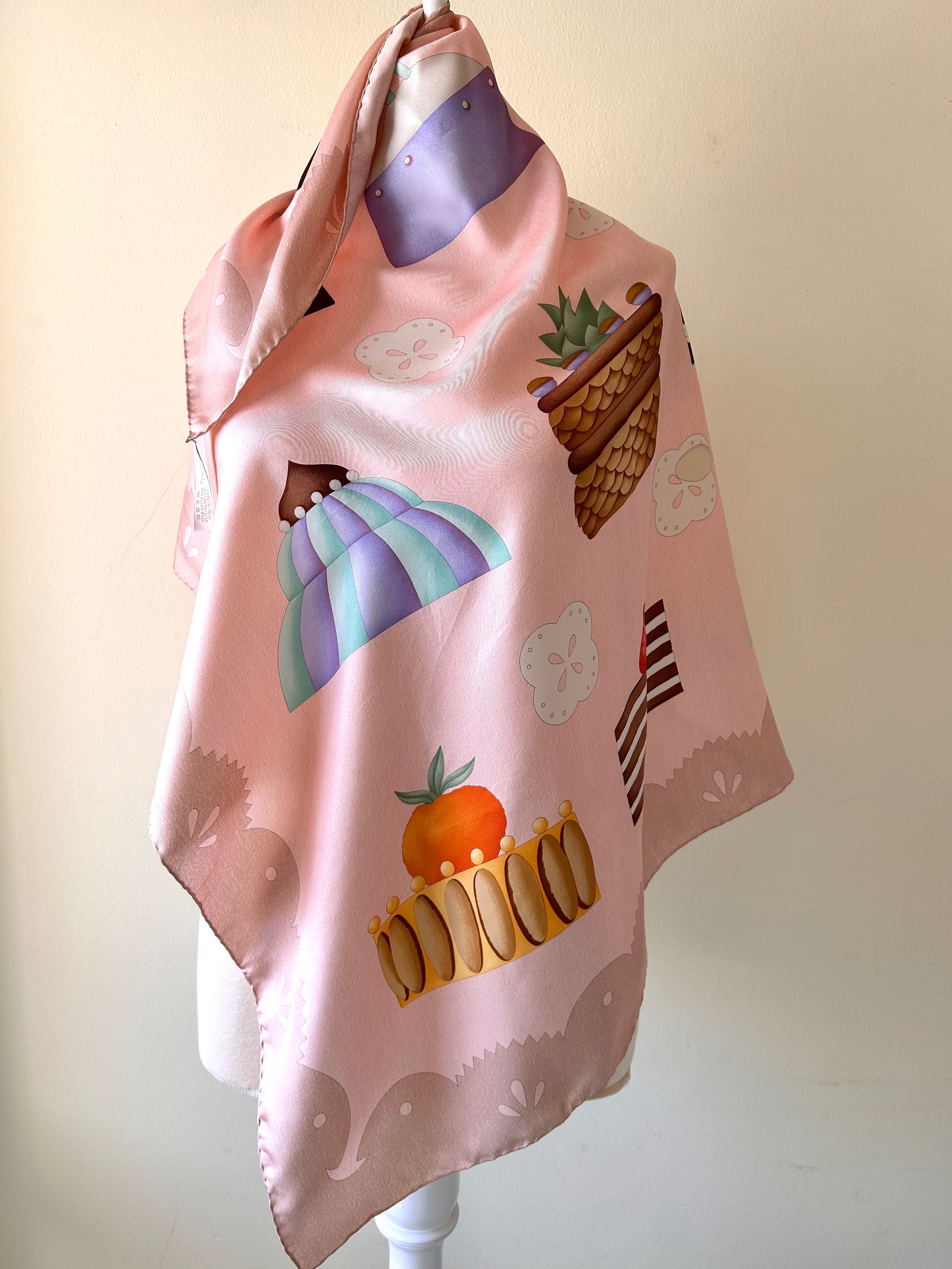 Bvlgari cupcake silk scarf копринен шал булгари