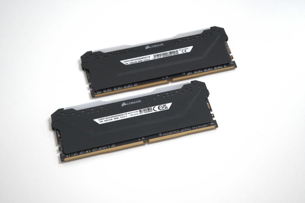 Memorie RAM Corsair Vengeance RGB Pro 16GB DDR4