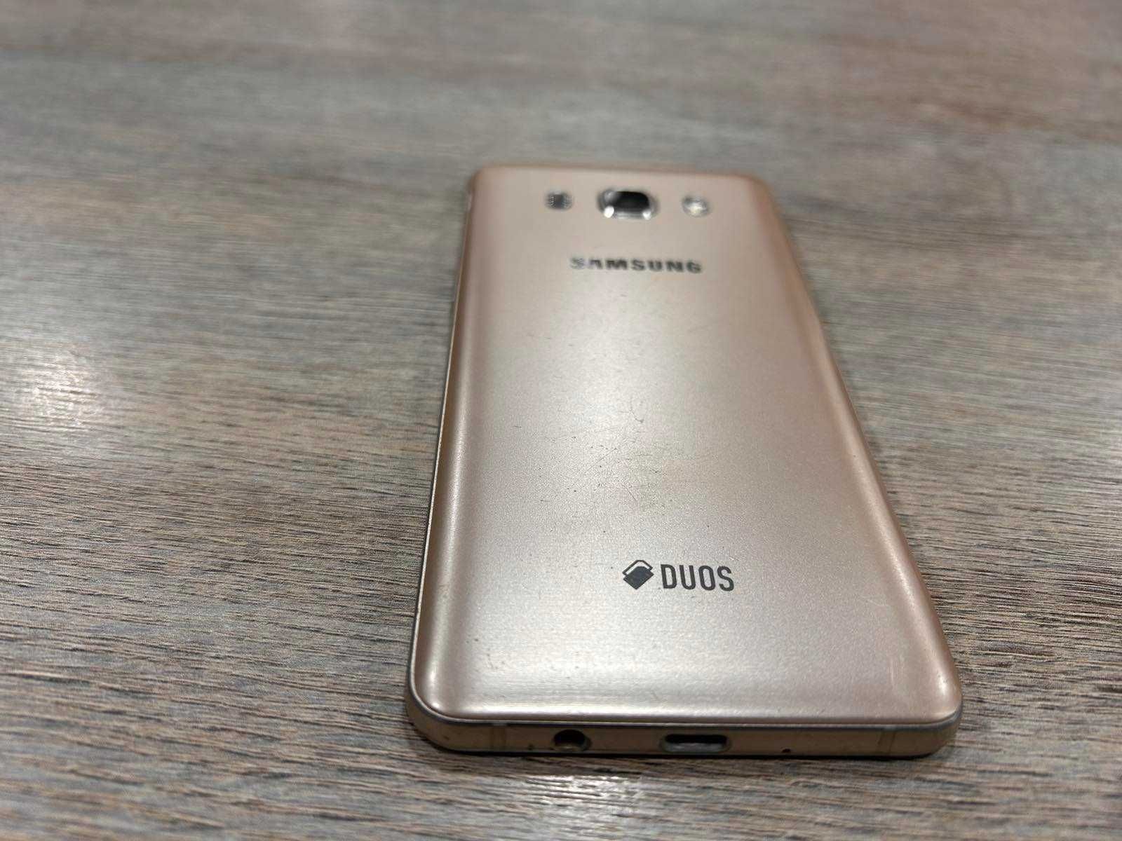 Продавам Samsung Galaxy J5