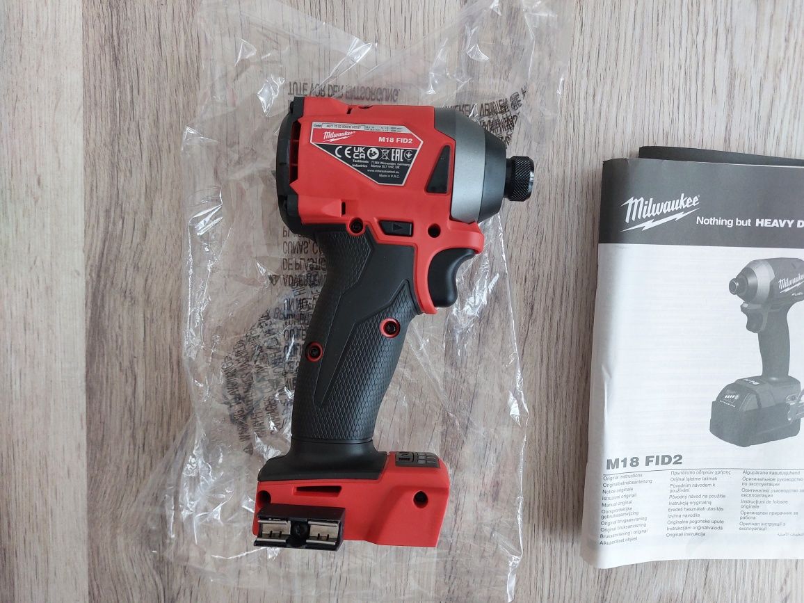 Autofiletanta impact biți milwaukee M18 FID2, 230 nm, nou