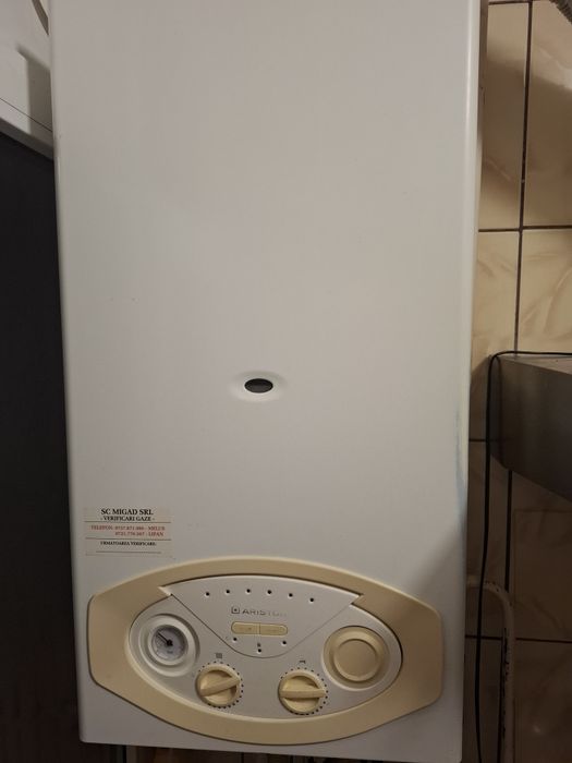 Vând centrala pentru piese Ariston Bis