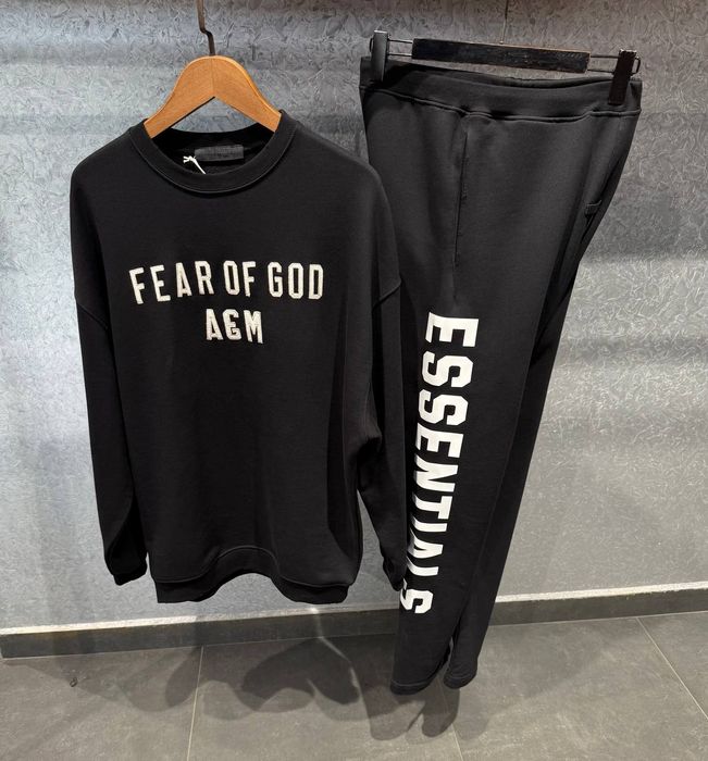 Мъжки екип Essentials