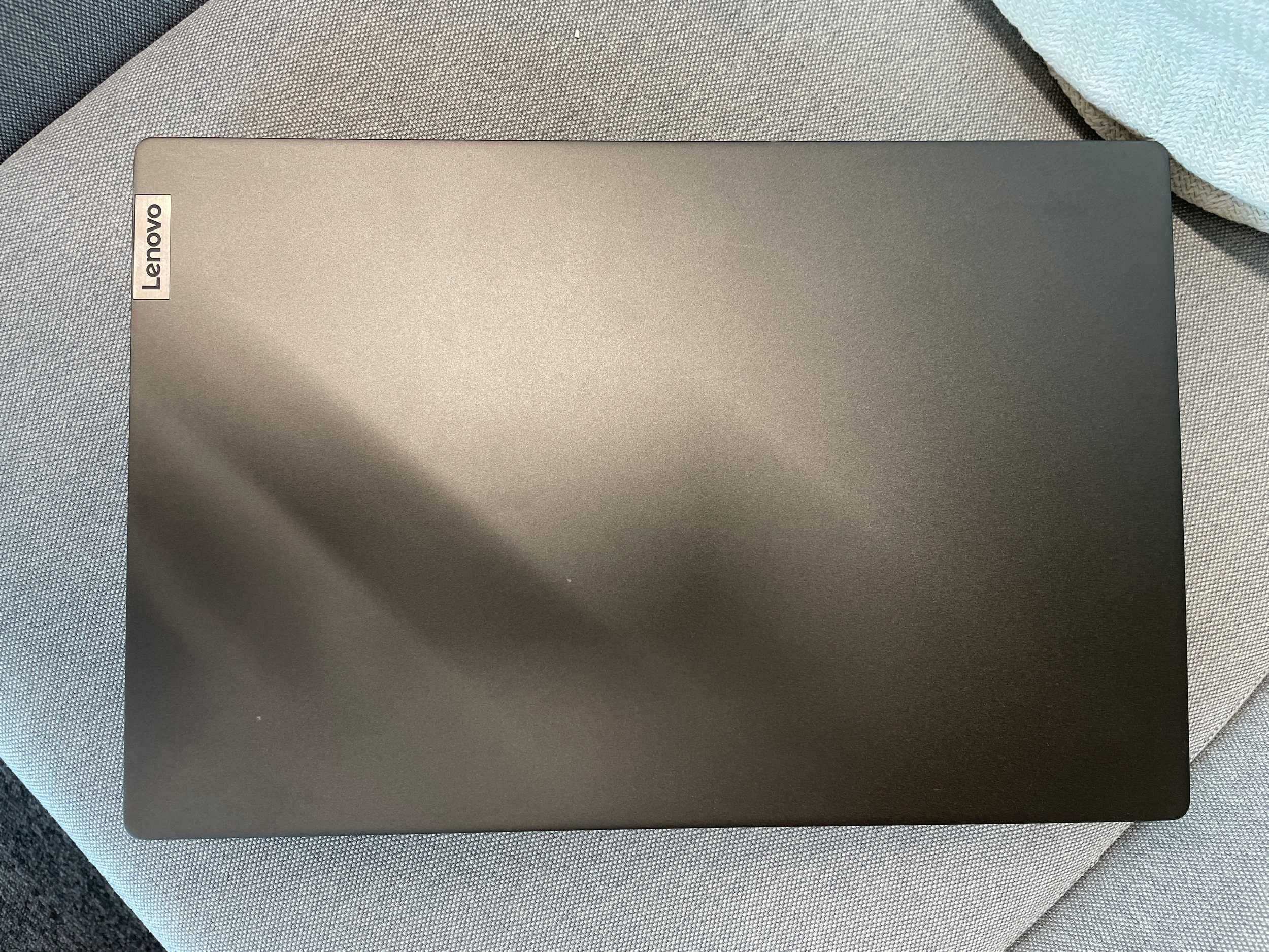 Лаптоп 14" Lenovo IdeaPad 5 14IIL05 (счупена панта на горния капак)