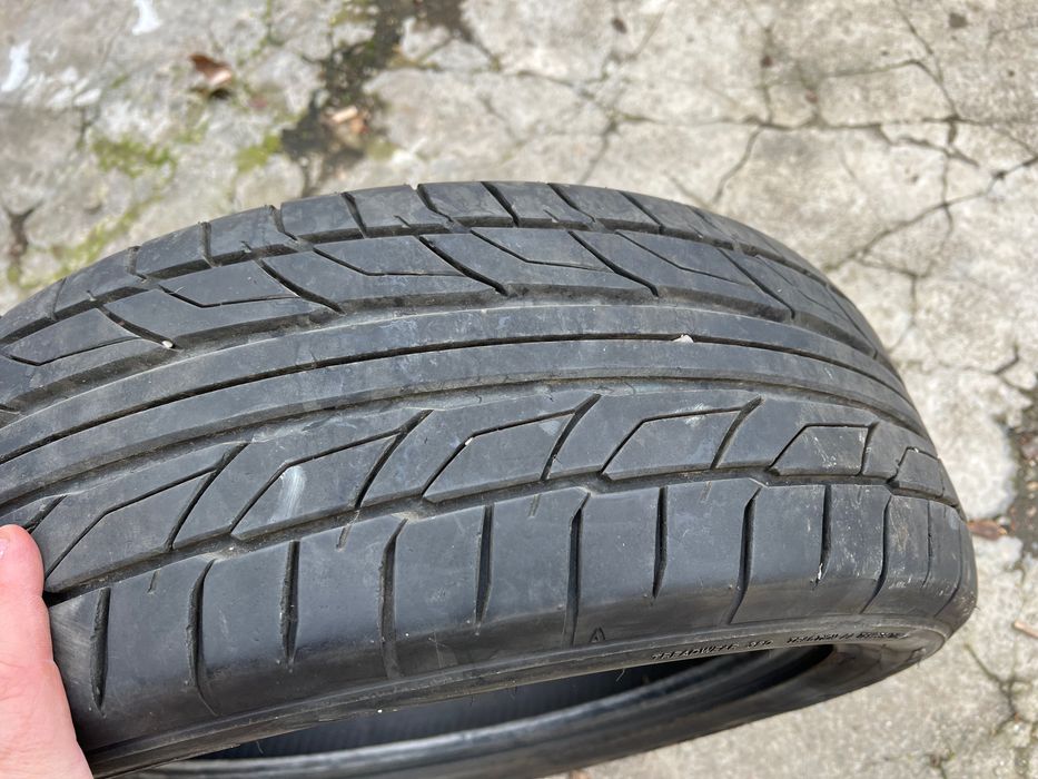 Anvelope japoneze Nitto, dimensiune 215/55/17, vara.