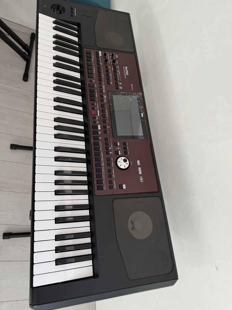 Orga Korg Pa700    .