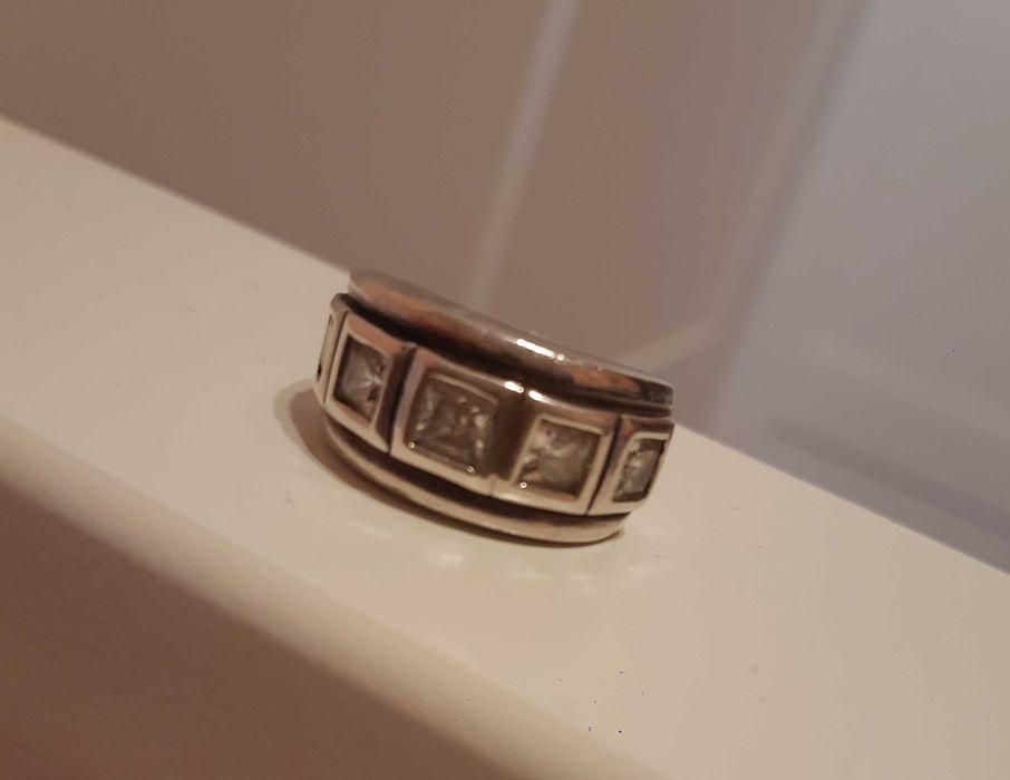 inel de argint cu zirconii