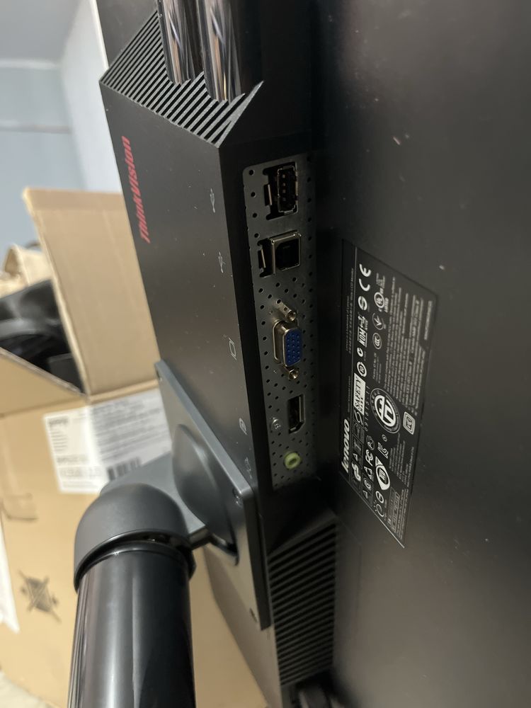 Монитор lenovo, работи перфектно