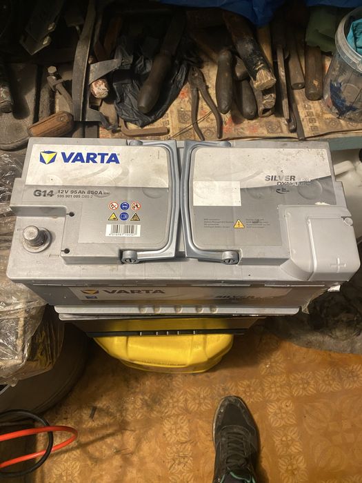 Baterie bmw varta 80ah Batetie varta agm 12v  95 ah stare foarte buna