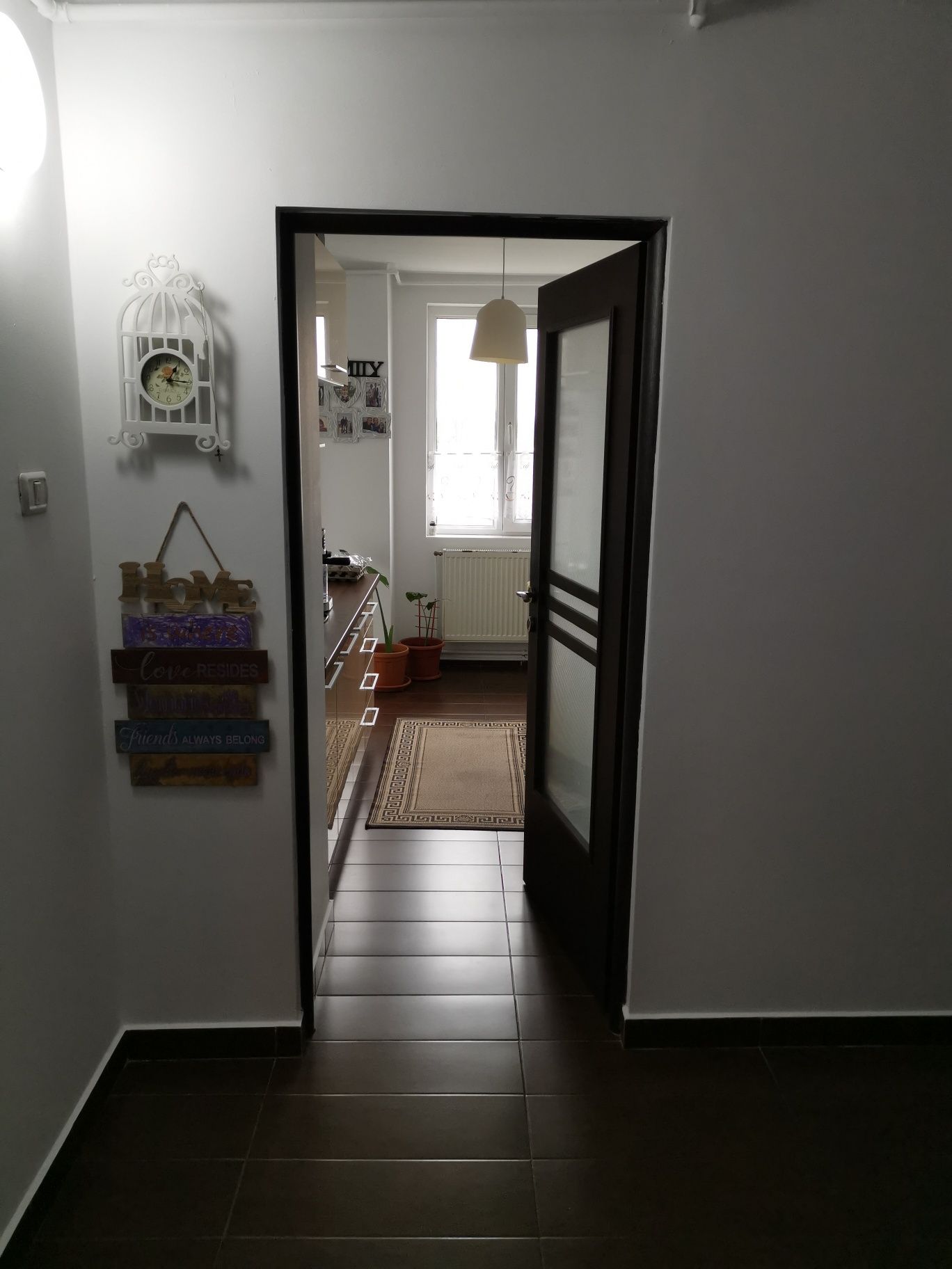 Închiriez apartament