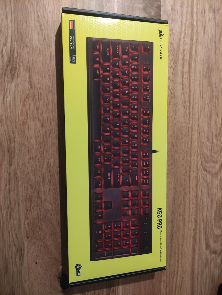 Нова механична клавиатура Corsair K60 Pro