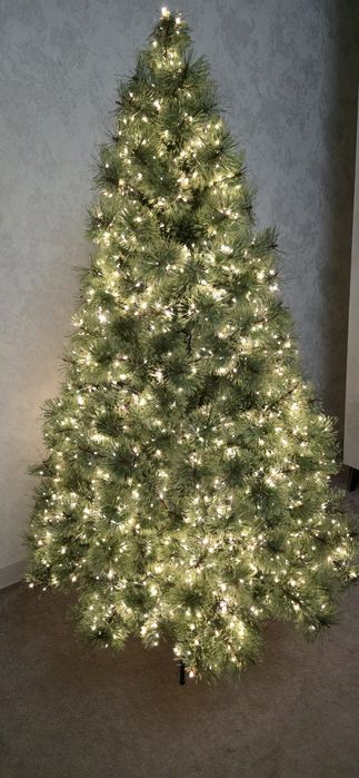 Продам новогоднюю ёлку с гирляндой роса