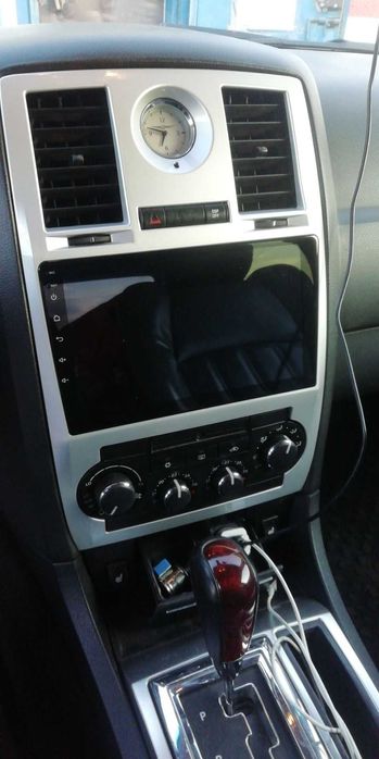 Штатная магнитола Chrysler 300c