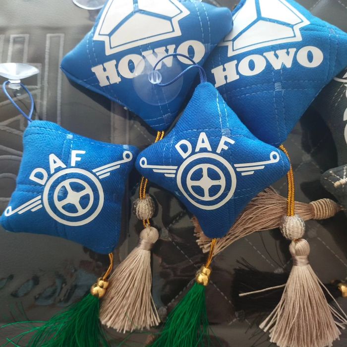 Автозпапчасти и аксессуары .Подвески в салон