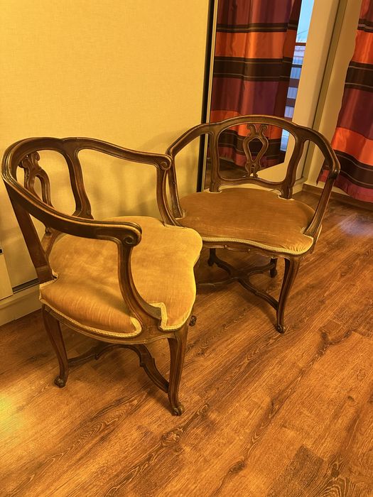 Scaune din lemn masiv