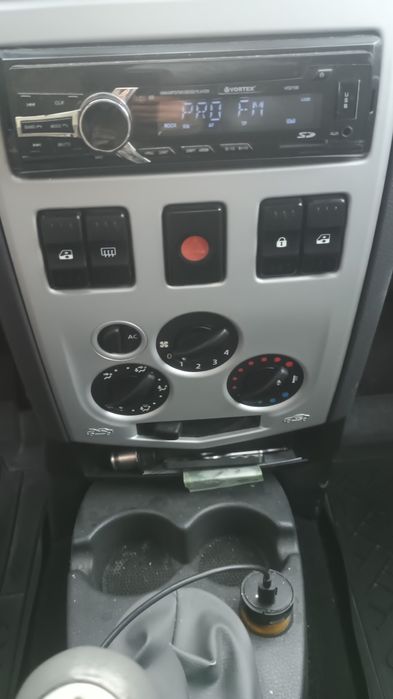 De vânzare Dacia Logan . An fabricație 2008 , ediția Kiss fm.