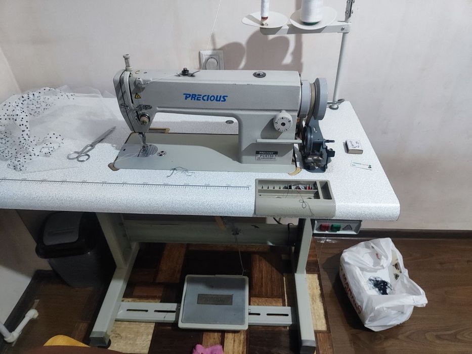 Швейная машина Precious