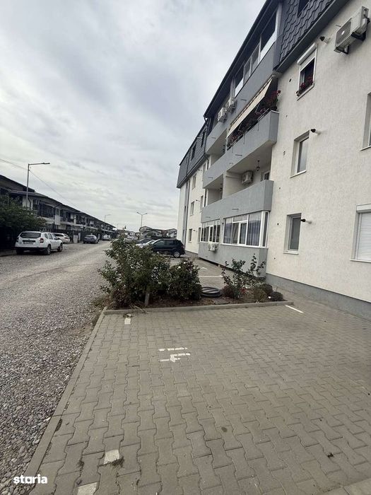 Apartament 3 camere 2 bai si loc de parcare