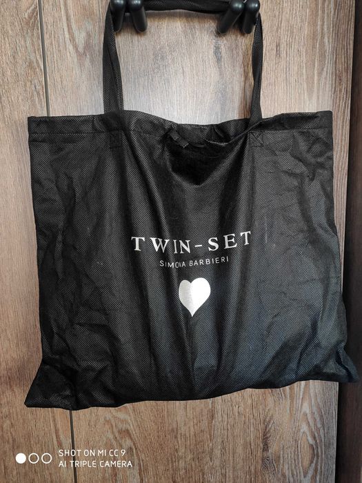 Twinset нова с етикет чанта от естествена кожа