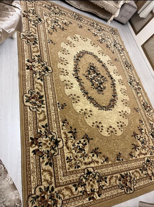 Продаю  шерстянной  ковёр 2.5/3.5