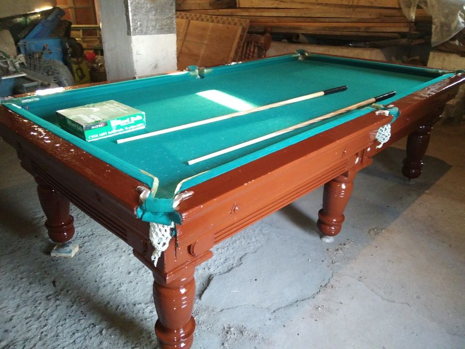 bilyard stol sotiladi xolati juda yaxshi..