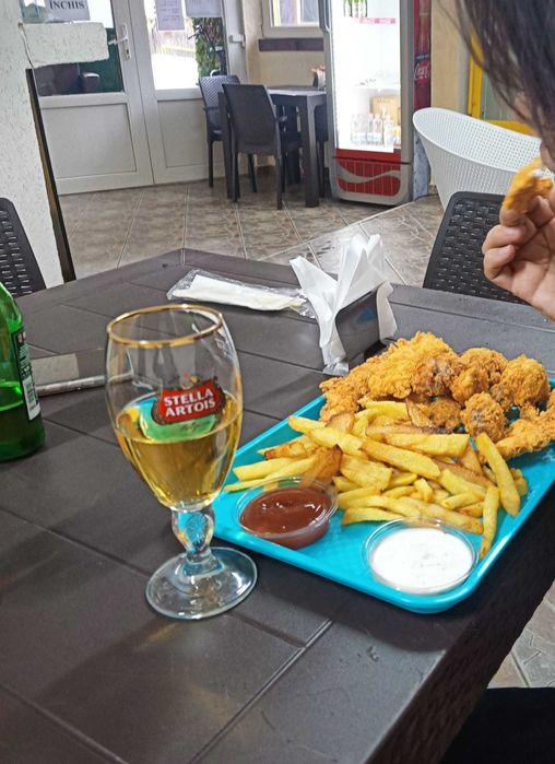 Cazare, trei mese, 150 de lei/zi de persoana in Azuga