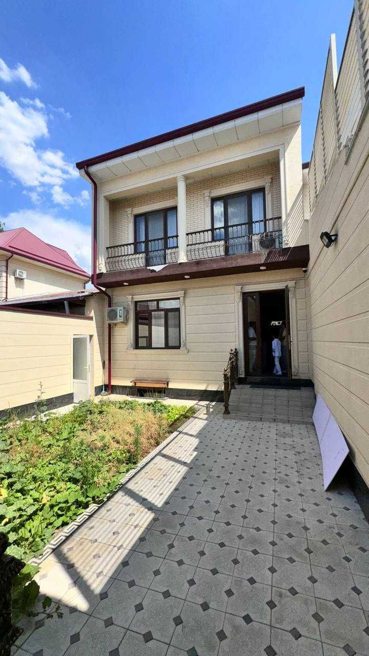 Сдаётся дом в престижном районе!