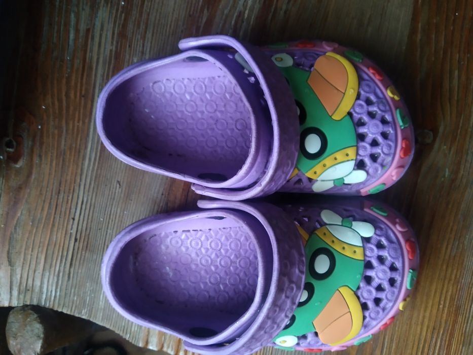 Продам кроксы детская обувь