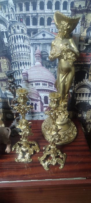 Статуэтки и подсвечники продам