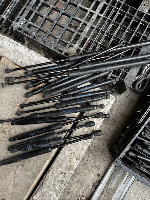 Amortizor haion bmw e90 e91 e87 e81 amortizor capota bmw e90 e91 e60