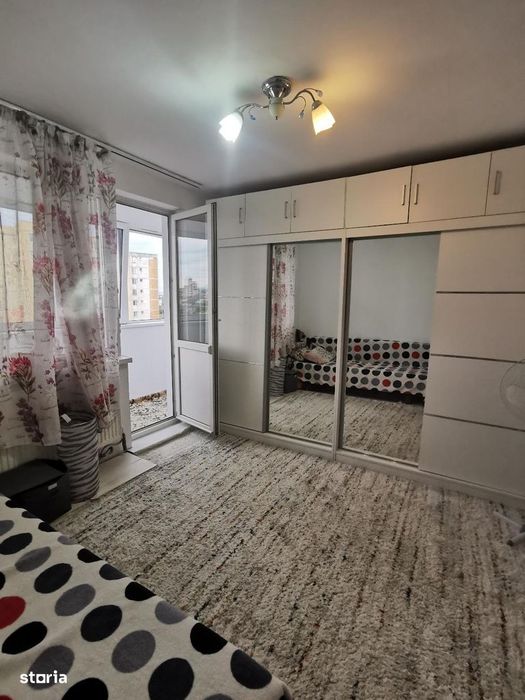 Bul.Bucuresti, bloc Semiluna, vind apt4cam, 2balcoane, 2 bai cu geam