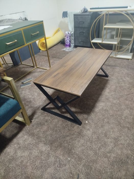 Loft mebel jurnalniy stol