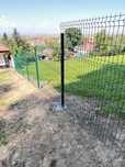 Mester la garduri din plasa bordurata sipca metalica tabla