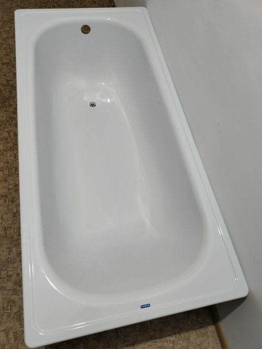 Продам ванна с ножками, новый