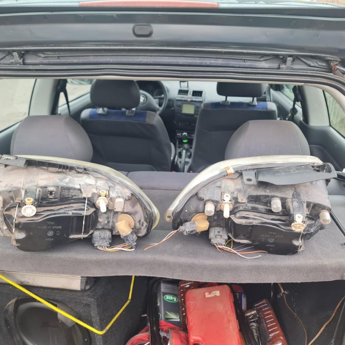 Части фарове и лед лампи оригинални