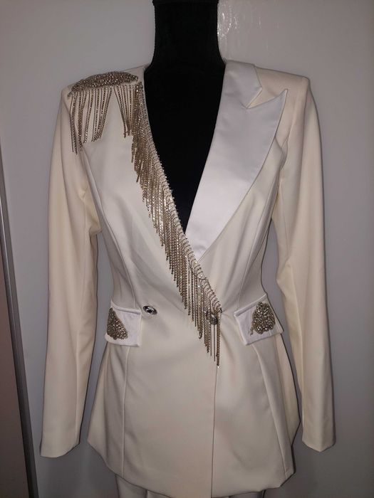 Compleu alb /costum sacou franjuri pietre,pantaloni talie inalta BBY