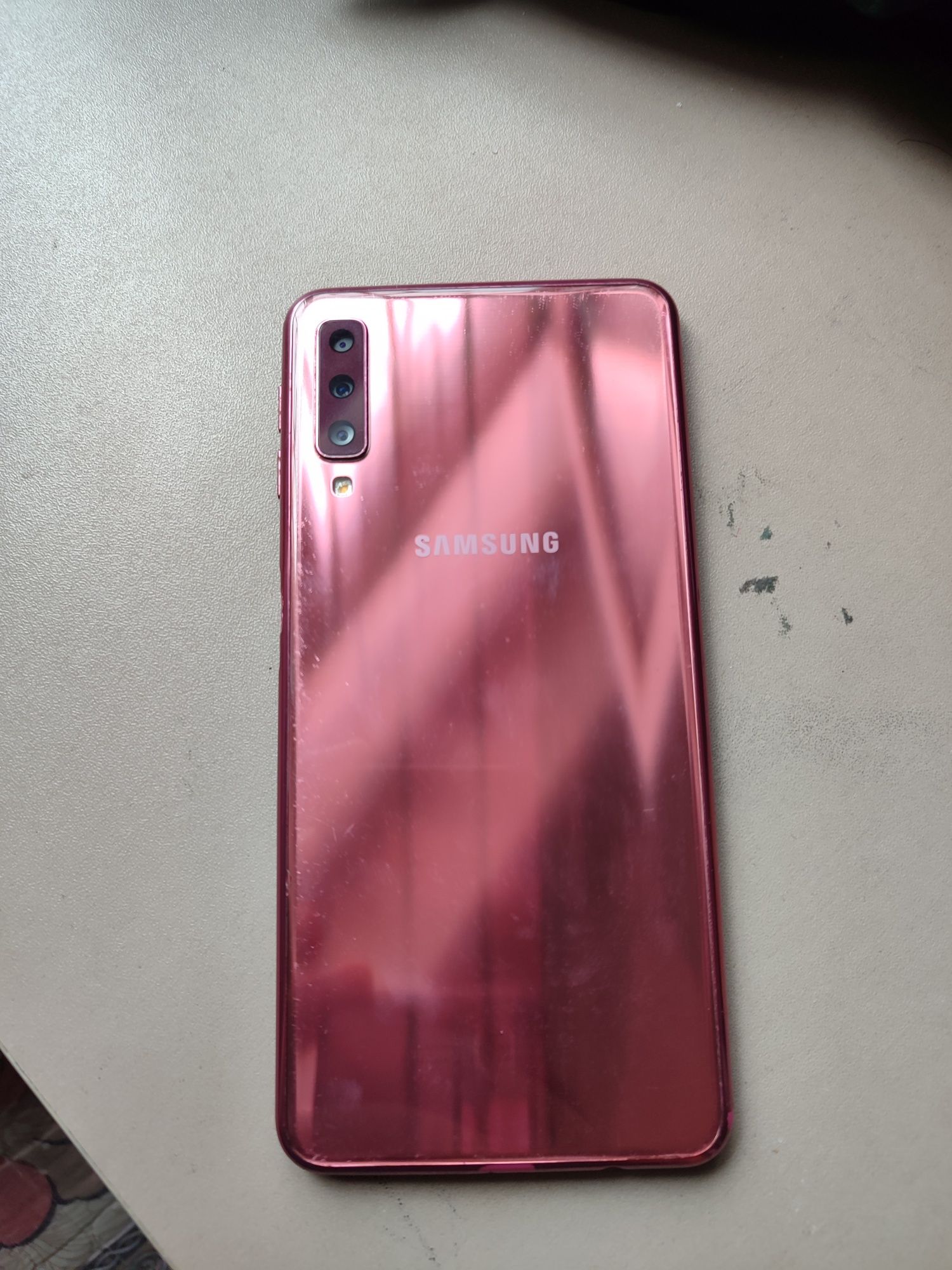 Galaxy A7 и Oppo Reno Z на запчасти