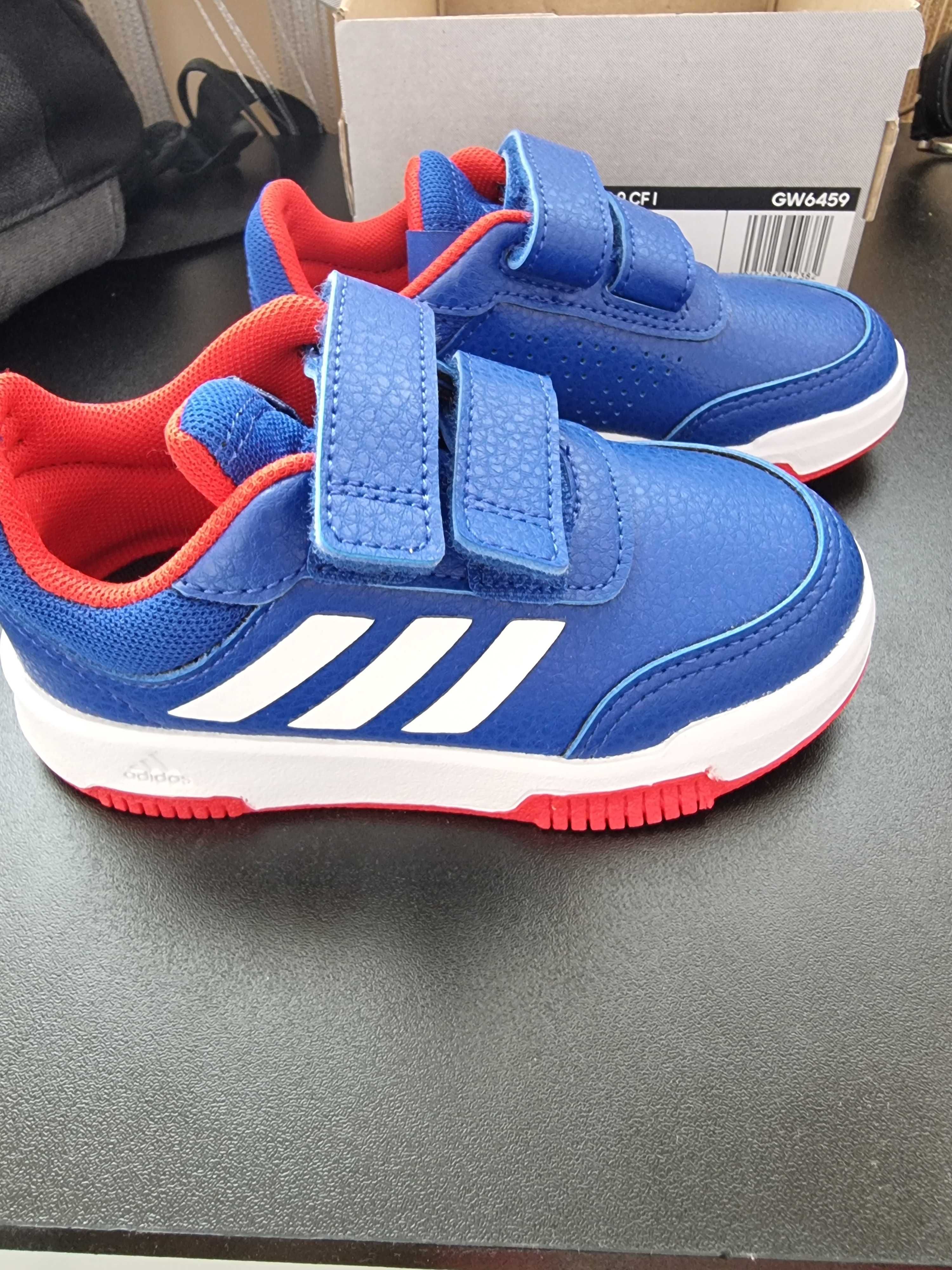 Маратонки Adidas