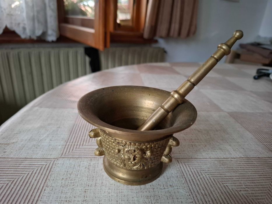 Старинно хаваче и старинна камбанка