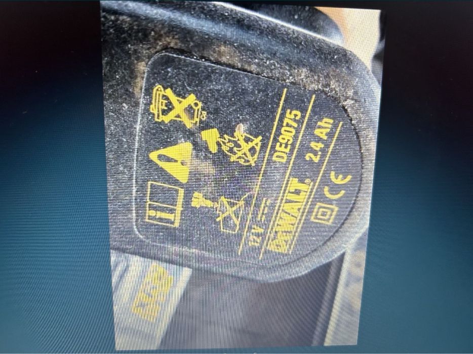 Девалт Dewalt винтоверт с две перфектно здрави батерии