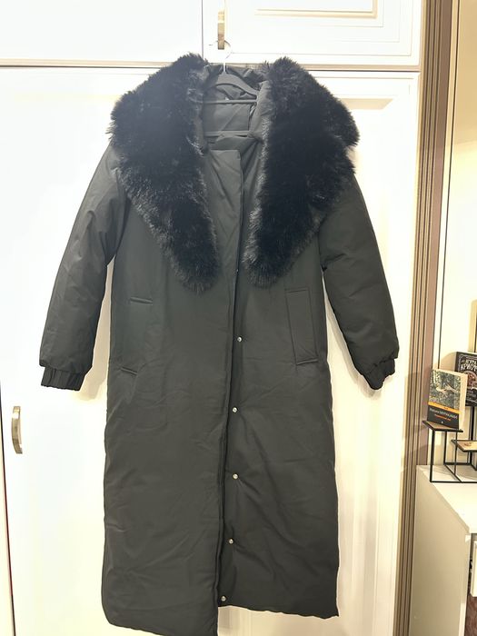 Новая зимняя куртка с меховым воротником
