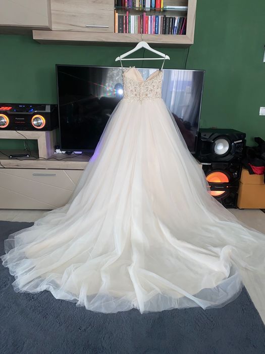 Vând  urgent Rochie de mireasa