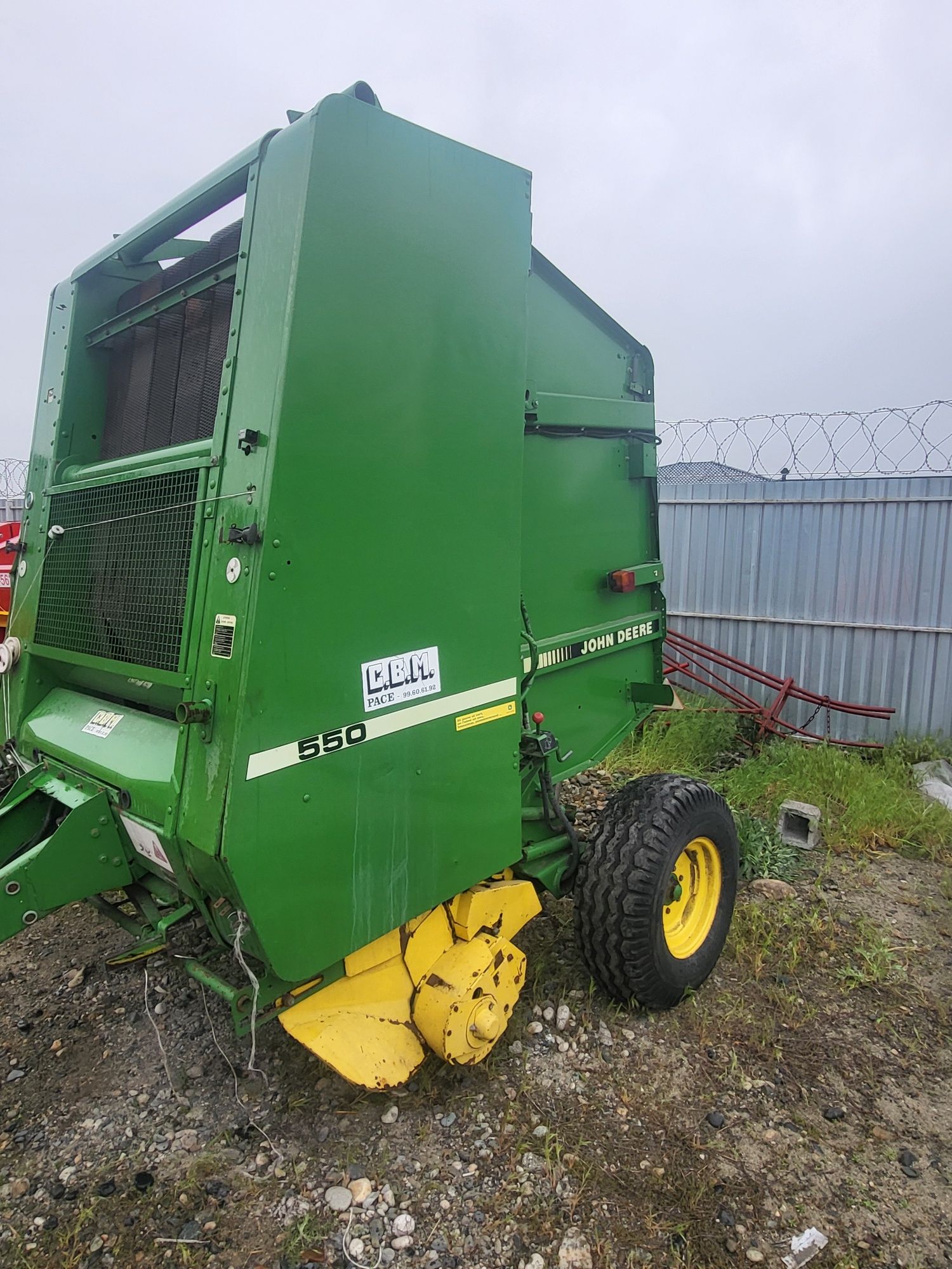 Пресс подборщик John Deere 550