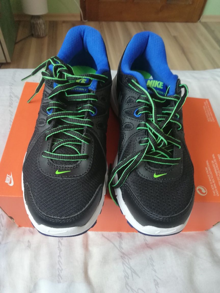 Нови оригинални маратонки Nike