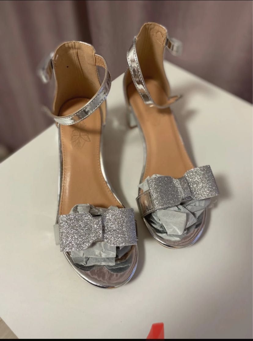 Sandale fete argintii
