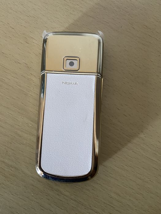 Nokia 8800 Arte GOld nou nout original,nefolosit doar telrfon+acumulat