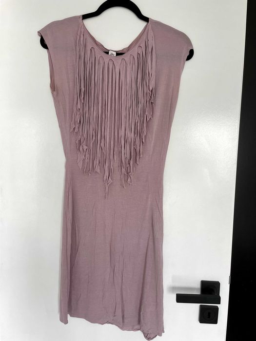 Vand rochie Rue des Trucs, roz pudrat, marime XS-M,cu franjuri in fata