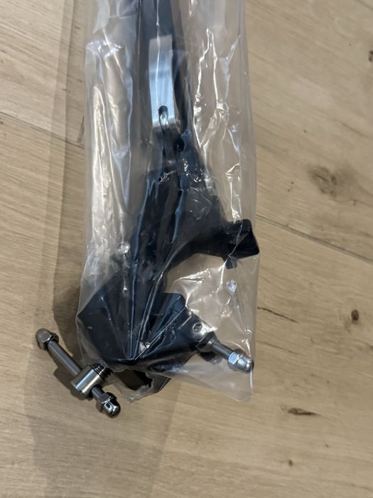 Brat Feeder Aluflokk cu Prindere Rapida AF99P