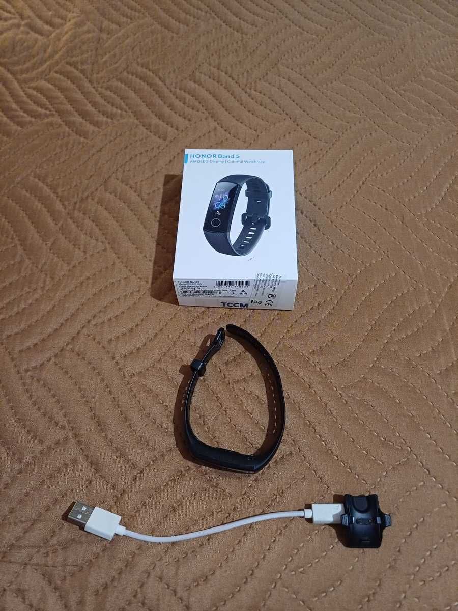 Продавам 2 броя Смарт гривни Honor Band 5 за 60 лева!